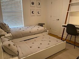 Retro Cowyboy Villa in the Heart of Austin