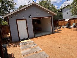 Retro Cowyboy Villa in the Heart of Austin
