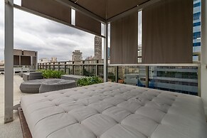 Rep1817 Neila in S o Paulo