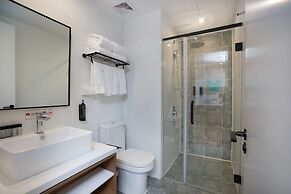 Prince Hotel By Secret Garden