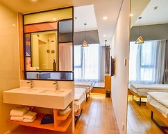 Prince Hotel By Secret Garden