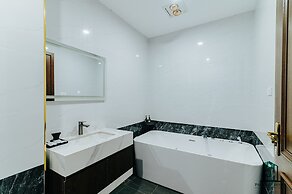 Luxe Paradise Residence Dang Thai Mai