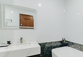 Luxe Paradise Residence Dang Thai Mai