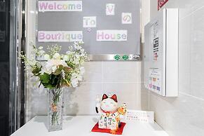 V Boutique House