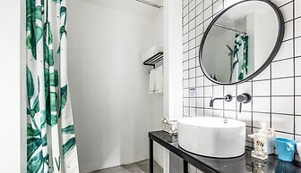 Yijian forest Tongji university branch