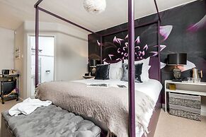 The Set - Room With En-suite