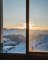 GALAAXY Mountain Hostel