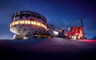 GALAAXY Mountain Hostel