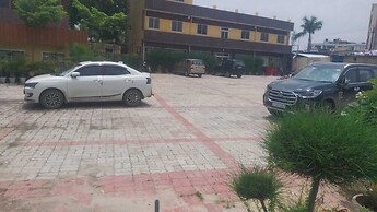 JJ Lawns And Resort
