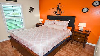 Orange Cove Heated Pool Oasis of Calm - Look