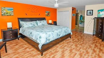 Orange Cove Heated Pool Oasis of Calm - Look