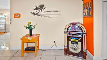 Orange Cove Heated Pool Oasis of Calm - Look