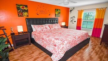 Orange Cove Heated Pool Oasis of Calm - Look