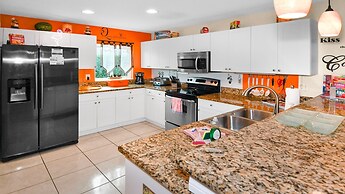 Orange Cove Heated Pool Oasis of Calm - Look