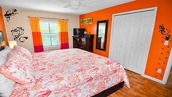 Orange Cove Heated Pool Oasis of Calm - Look