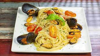 hotel half moon restaurant