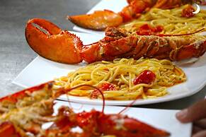 hotel half moon restaurant