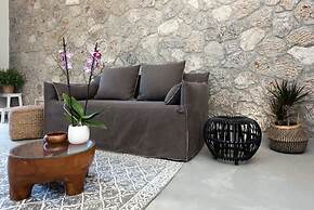 Iliopetra House 1 - Corfu Poolside Retreat