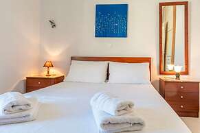 Comfy Beach Flat 10min to the City Center