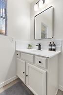 5 BD Gilbert Home 4 Min to Downtown