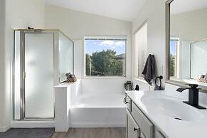 5 BD Gilbert Home 4 Min to Downtown