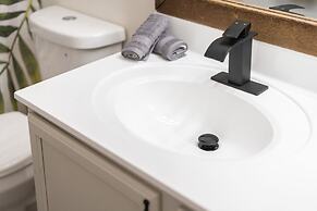 5 BD Gilbert Home 4 Min to Downtown