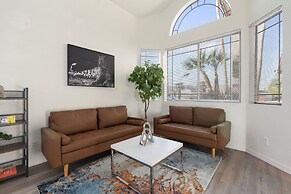 5 BD Gilbert Home 4 Min to Downtown