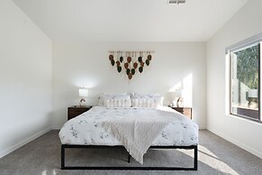 5 BD Gilbert Home 4 Min to Downtown