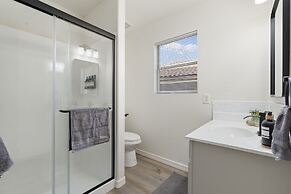 5 BD Gilbert Home 4 Min to Downtown