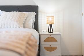 5 BD Gilbert Home 4 Min to Downtown