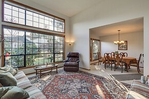 Lovely Portland Home ~ 10 Mi to Downtown!