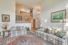 Lovely Portland Home ~ 10 Mi to Downtown!