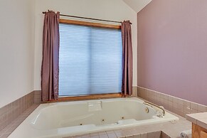 Lovely Portland Home ~ 10 Mi to Downtown!