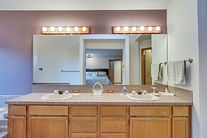 Lovely Portland Home ~ 10 Mi to Downtown!