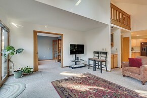 Lovely Portland Home ~ 10 Mi to Downtown!