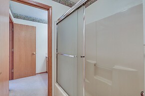 Lovely Portland Home ~ 10 Mi to Downtown!