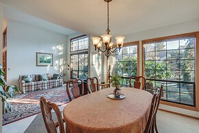 Lovely Portland Home ~ 10 Mi to Downtown!