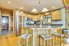 Private Hot Tub & Sauna: Bryant Pond Retreat!