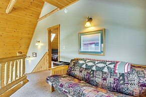 Private Hot Tub & Sauna: Bryant Pond Retreat!