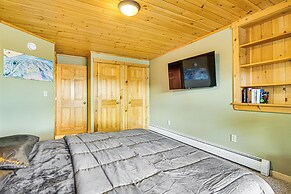 Private Hot Tub & Sauna: Bryant Pond Retreat!