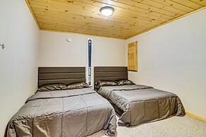 Private Hot Tub & Sauna: Bryant Pond Retreat!