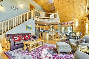 Private Hot Tub & Sauna: Bryant Pond Retreat!