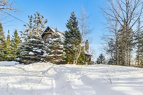 Private Hot Tub & Sauna: Bryant Pond Retreat!