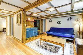 Maggie Valley Log Cabin: Deck + Mountain Views!