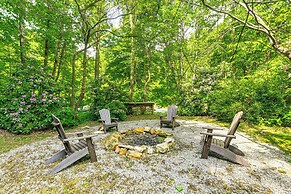 Maggie Valley Log Cabin: Deck + Mountain Views!