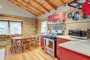 Maggie Valley Log Cabin: Deck + Mountain Views!