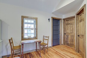 2 Blocks to Appalachian Trail: Updated Cabin!