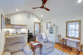 2 Blocks to Appalachian Trail: Updated Cabin!