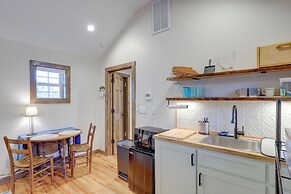 Walk to Appalachian Trail: Hot Springs Hideaway