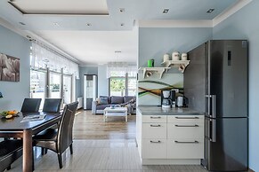 Lion Apartments - The Wave